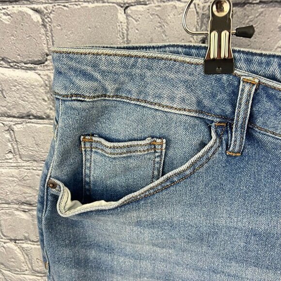 Ava & Viv Shorts Mid Rise Midi Blue Denim 5 Pockets Button Fly Stretch 24W - Picture 3 of 10